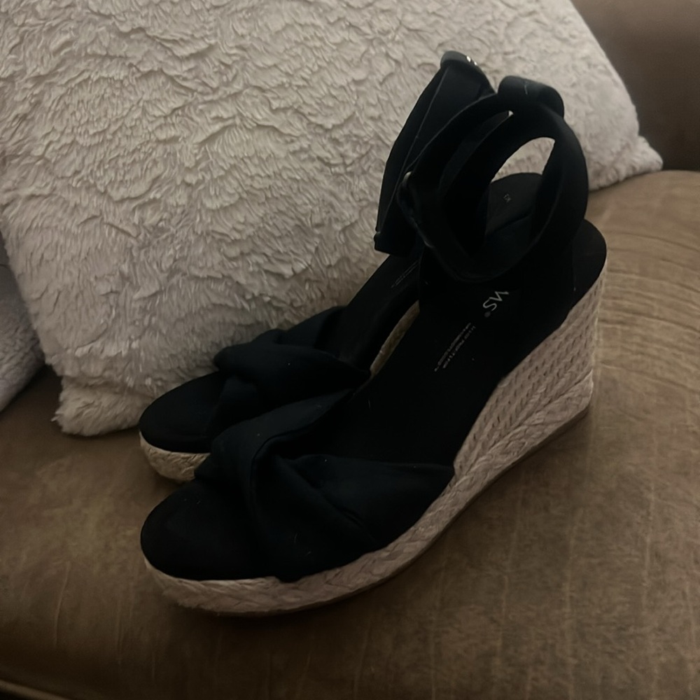 Women's Black Espadrille Sandals - Picture 6 of 11
